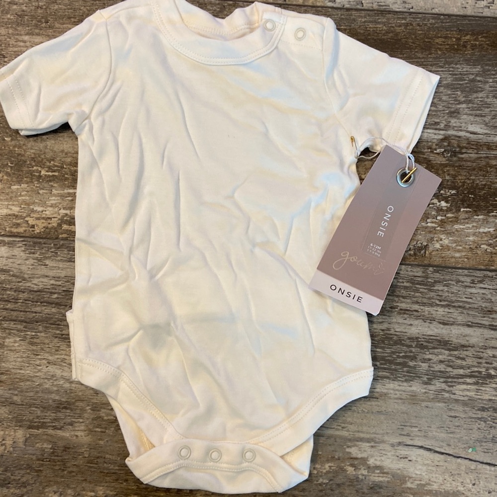 Goumi Onesie